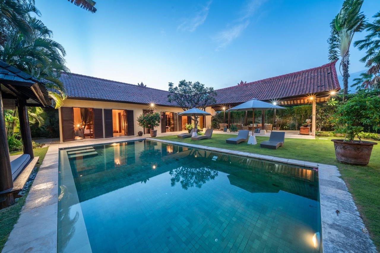 Rumi Villas Seminyak Esterno foto