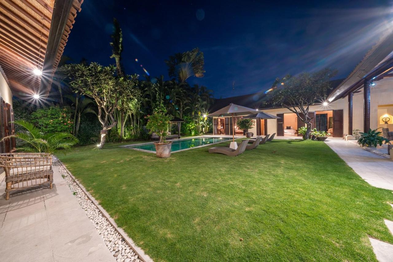 Rumi Villas Seminyak Esterno foto